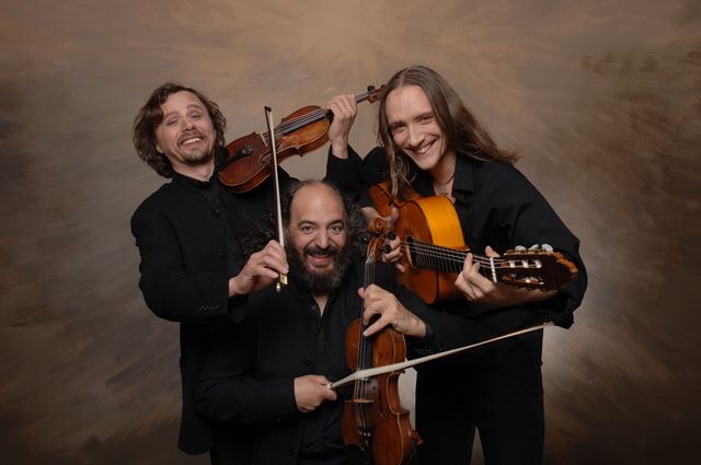 The absolutely amazing Russian Roma trio, Loyko